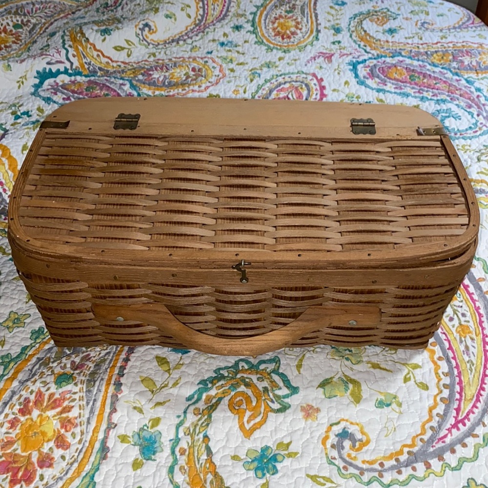 Vintage Hinged Lid Basketville Basket